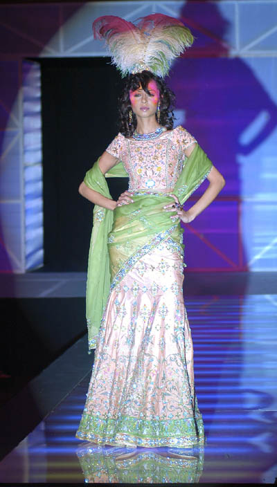 RD04-13 - Peach Silk Lengha