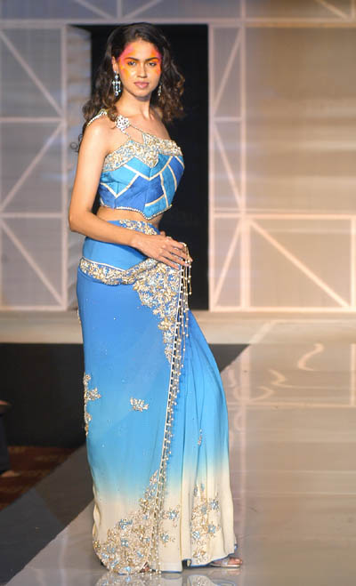 RD 141 - Blue off white sari